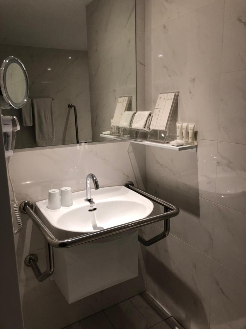 Hotel The Carlton Taichung Exterior foto