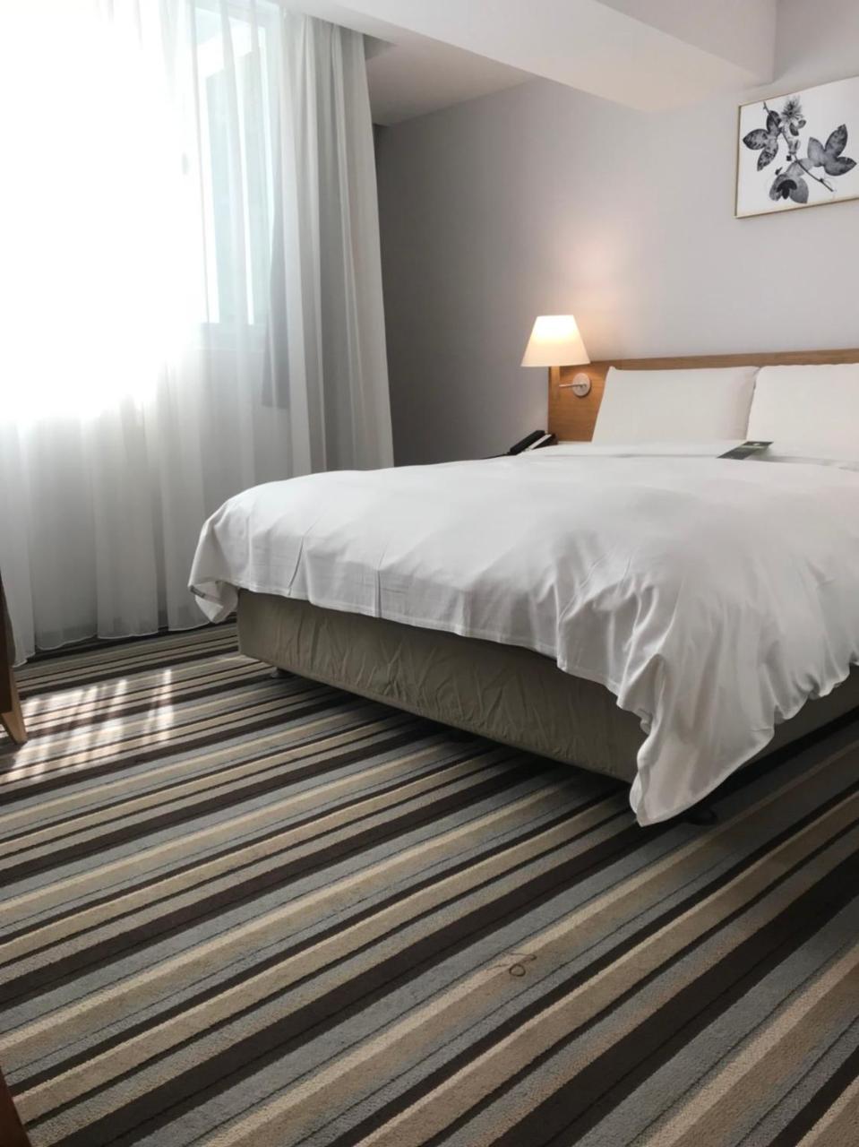 Hotel The Carlton Taichung Exterior foto